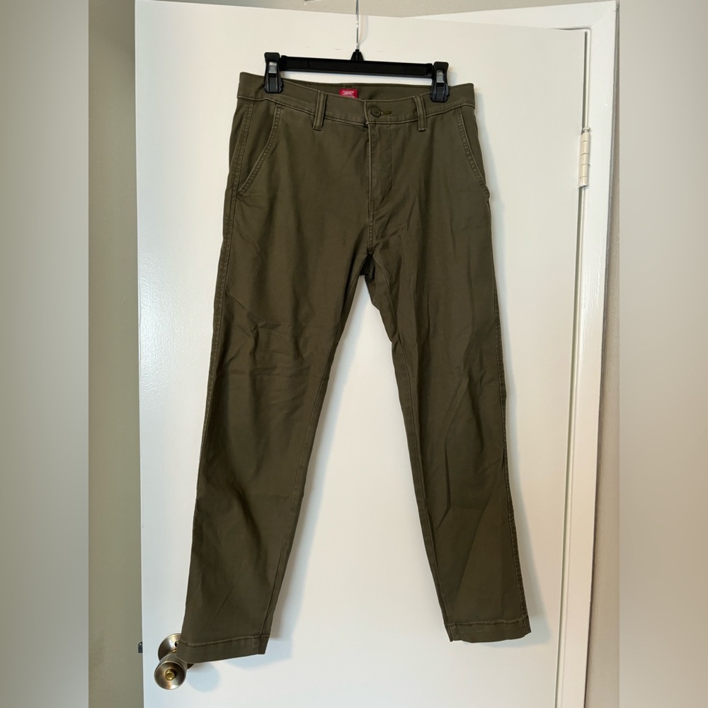 Levi’s Chinos